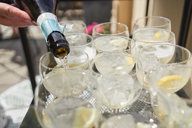 Gourmet Brunch with Chef: Unlimited Drinks & Stunning River Views - A simple plan to make the most of your morning