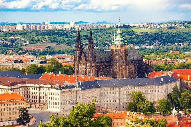 Grand Tour of Prague "among history, legends and curiosities" (NO ENGLISH) - Wenceslas Square to the Astronomical Clock: the 1900 timeline in walking form