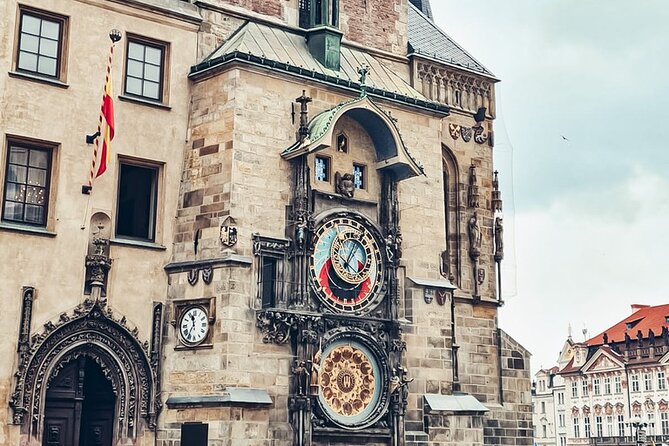 Guided Old Town & Jewish quarter Walking Tour Prague (Tip-based) - Malostranská start: peeing sculptures and the Narrowest Street