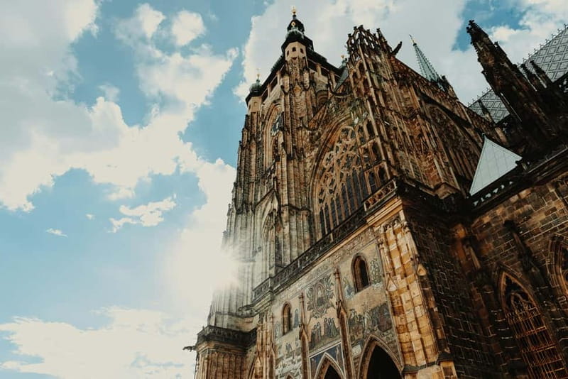 Guided Tour of Prague Castle with Ticket and Transport - Getting to Prague Castle Without the Grind