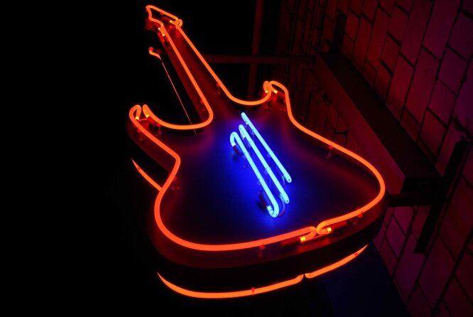 Hard Rock Cafe Prague with Set Lunch or Dinner - Getting Seated Fast With a Mobile Ticket (and Actually Enjoying Your Time)