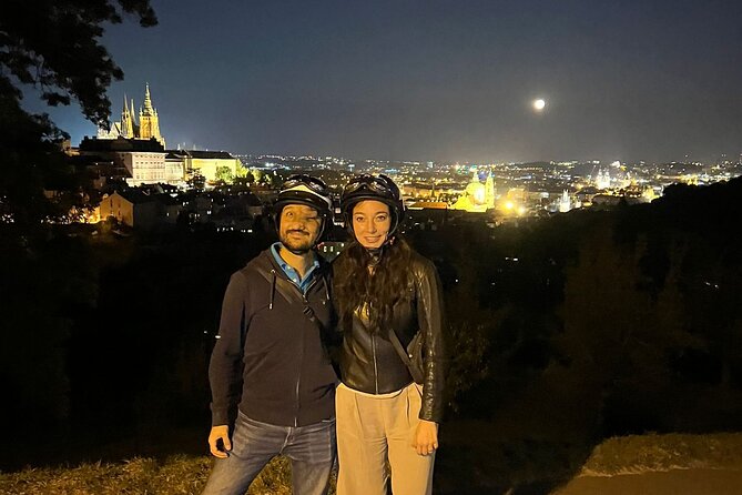 Hidden gems of Prague & City sightseeing - Walking tour - Pace, group size, and what to wear for this kind of walk