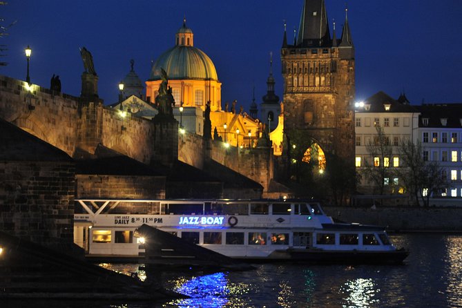 Jazz Boat: Popular LIVE JAZZ dinner cruise - Seating and the Top Deck: How Cozy Is Cozy?