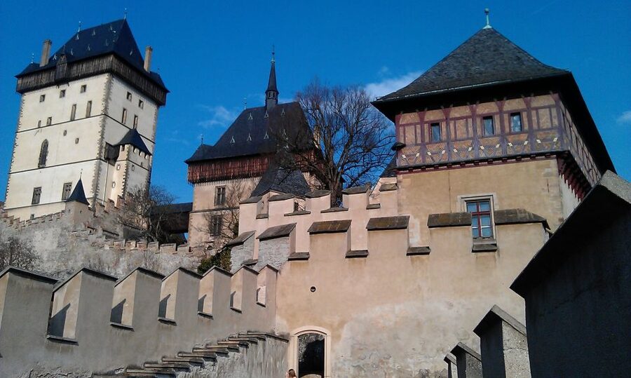 Karlstejn Castle & Crystal Manufactory - Private Tour - From Prague Pickup to Karlštejn Hilltop Views