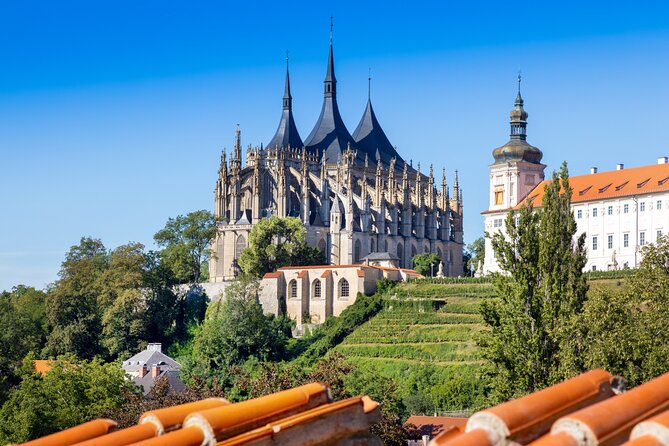Kutná Hora, Bone Church and Folk Village Small Group Day Tour - Hotel pickup, WiFi, and the relaxed minivan rhythm