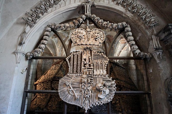 Kutna Hora Day Tour Including Sedlec Ossuary from Prague - Praha hlavní nádraží Break: Fuel Before the Run