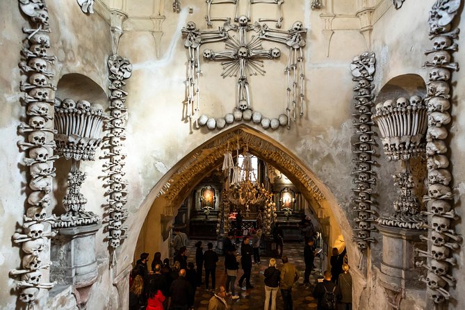 Kutna Hora Day Trip from Prague - Meeting Point at Náměstí Republiky: Don’t Miss the Bus