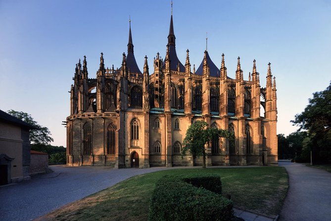 Kutna Hora Half-Day, Incl. the Bone Church & St.Barbara Cathedral - The 12:30 departure: how to survive the bus ride