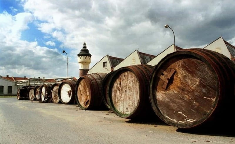 Pilsner Brewery & Nizbor Glass Factory Combination Tour - Why Pair Pilsner Urquell With Rückl Crystal in One Day