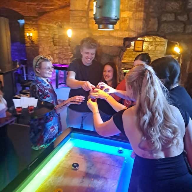 Ping pong or shuffleboard for up to 6 players - The 1-Hour Game Format for Up to 6 Players