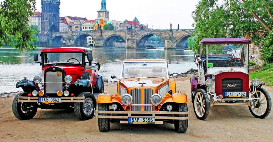 Prague: 1.5–Hour Vintage Car Tour - Old Town Sights: The Fastest Route to Prague’s Most Photogenic Corners
