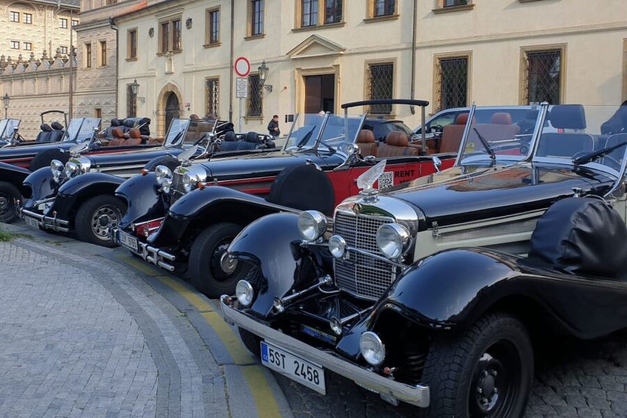 Prague: 1-Hour Private Tour in Vintage Car - How You Learn Here: Audio Guide Plus a Live Guide/Driver
