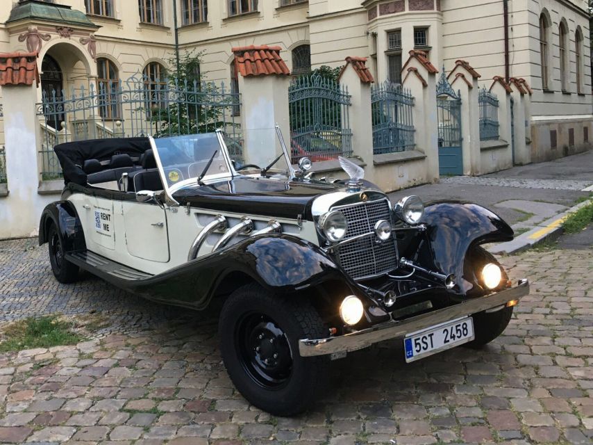 Prague: 1-Hour Private Tour in Vintage Car - Charles Bridge, Castle Views, and Prague Loreta in One Ride