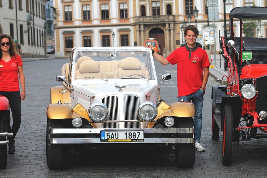 Prague: 1-Hour Vintage Car Tour - Live Commentary That Keeps the Ride From Feeling Like a Drive
