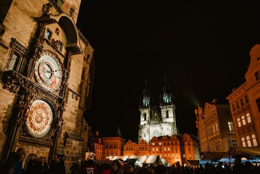 Prague: 2-3h Magical Christmas Markets Tour with Inclusions - Warm-Up Stops and What You’re Supposed to Taste