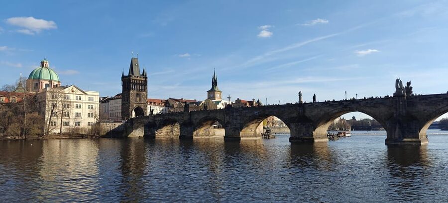 Prague: 2-Hour Historic Boat Cruise with Delicious Lunch - Buffet lunch onboard: good food without the restaurant hassle