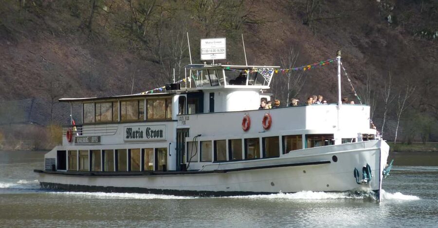 Prague: 2-Hour Historic Boat Cruise with Delicious Lunch - Price and value at $48: when this tour is a smart buy