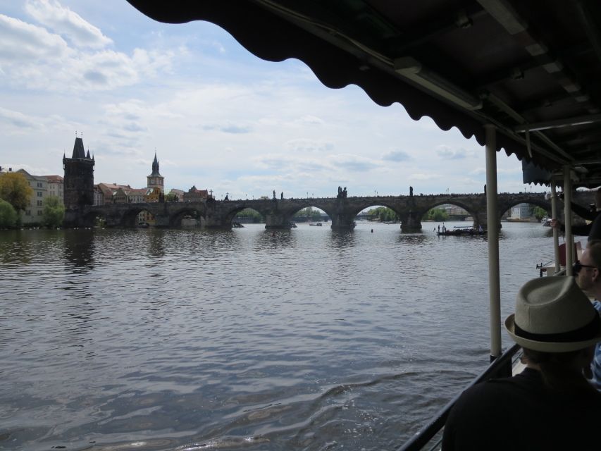 Prague: 2-Hour Lunch Cruise on the Vltava River - Getting to the Yellow Kiosk by Old Town Square