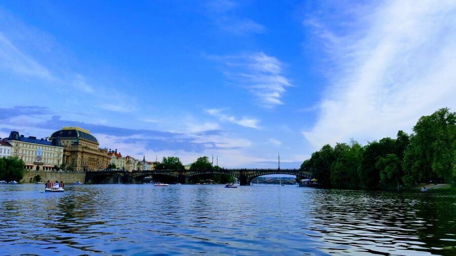Prague: 2-Hour Lunch Cruise on the Vltava River - Lunch on the Boat: All-You-Can-Eat Hot and Cold Dishes