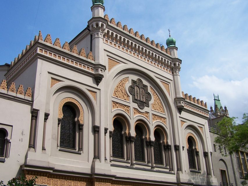 Prague: 2-Hour Old Town and Jewish Ghetto Walking Tour - Where the tour begins: behind Týn Cathedral, building 7