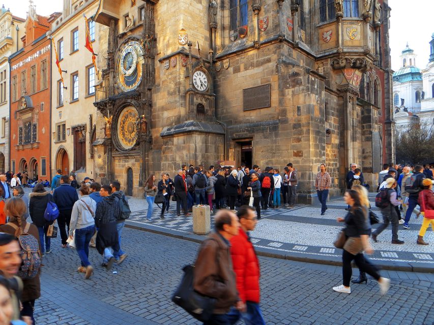 Prague: 2-Hour Old Town and Jewish Ghetto Walking Tour - Kafka’s stops: from birthplace to the monument