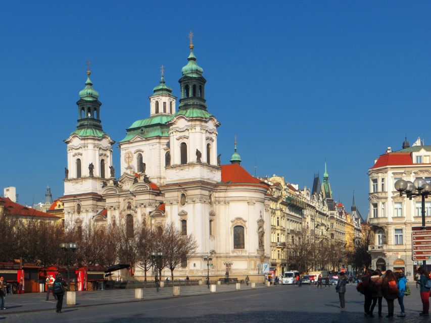 Prague: 2-Hour Old Town and Jewish Ghetto Walking Tour - Old Jewish Cemetery: where the story gains weight