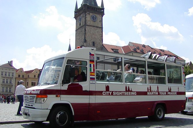 Prague 2-hour Panoramic Bus Tour - Prague Castle hop-off break: how to use your 30–45 minutes