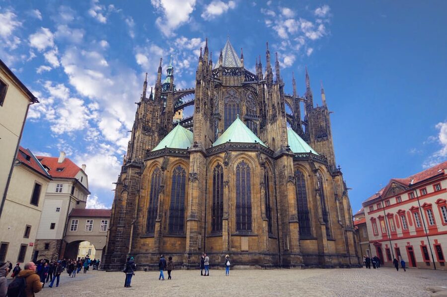 Prague: 2 hours city tour + 1 hour boat cruise - Josefov and Old Town Square: Astronomical Clock Time