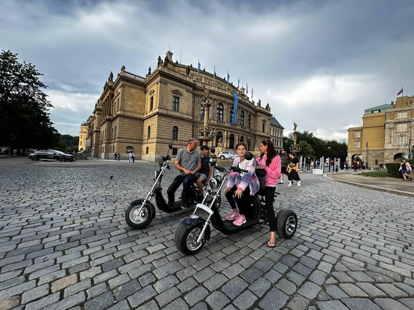 Prague: 2 hours FUN TRIKE tour in Prague with guide - Prague Castle and the top-sight payoff