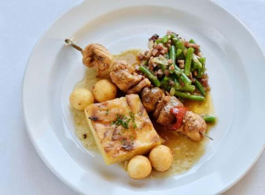 Prague: 3 Course dinner with Drinks, Folk Show & Transfers - Transfers and Timing: Why This Is Easier Than DIY in Prague