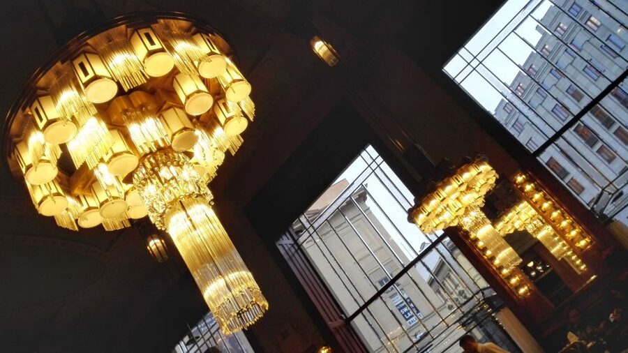 Prague 3-Hour Architectural Tour - Meeting in central Prague: the “hotel reception + sign” moment