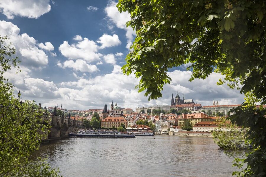 Prague: 3–Hour Castle Grounds Walking Tour and River Cruise - Finishing With Panoramas: The Oldest Vineyard Photo Stop
