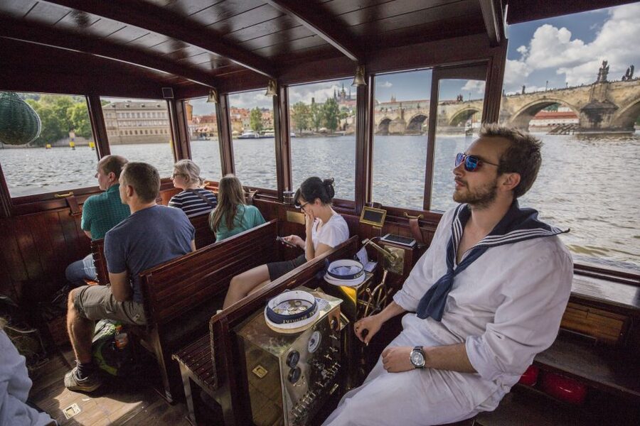 Prague: 3–Hour Castle Grounds Walking Tour and River Cruise - How This 3-Hour Mix of Boat, Bridge, and Castle Works