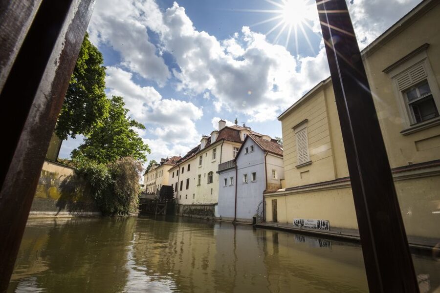 Prague: 3–Hour Castle Grounds Walking Tour and River Cruise - Malá Strana Walk: Red Roofs, Baroque Corners, and Kampa Island