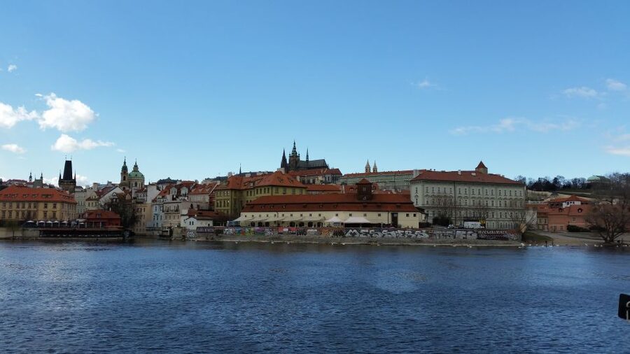 Prague: 3-hour Evening River Cruise with Dinner - Small-group comfort: why a 10-person limit matters