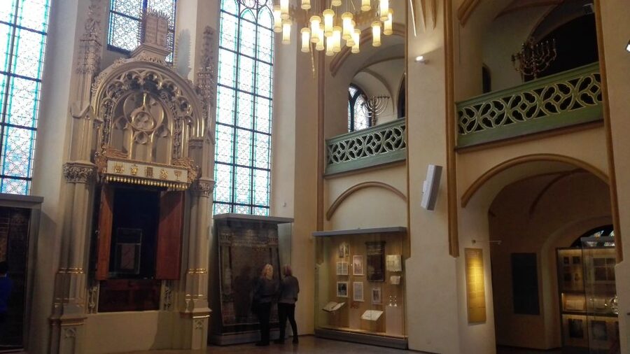 Prague: 3-Hour Private Jewish Quarter Tour - Why a Private Guide Makes the Jewish Quarter Make Sense