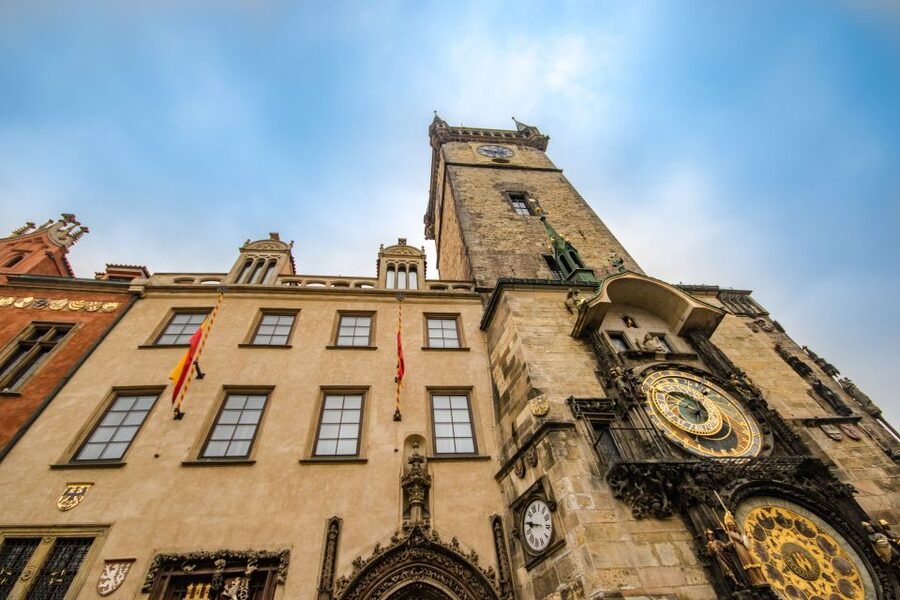 Prague: 3-Hour Walking Tour of Old Town & Prague Castle - Tram up to Hradčany: the smart 15-minute lift that saves your energy