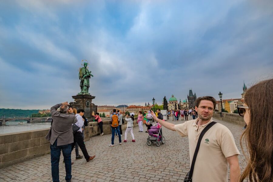 Prague: 3-Hour Walking Tour of Old Town & Prague Castle - Price and value: what $30 pays for on this Old Town and Castle loop
