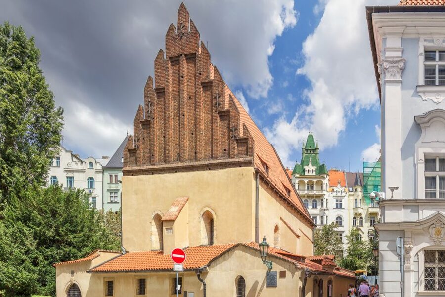Prague: 4-Hour Segway and Scooter Tour - Who should book this Segway and eScooter tour