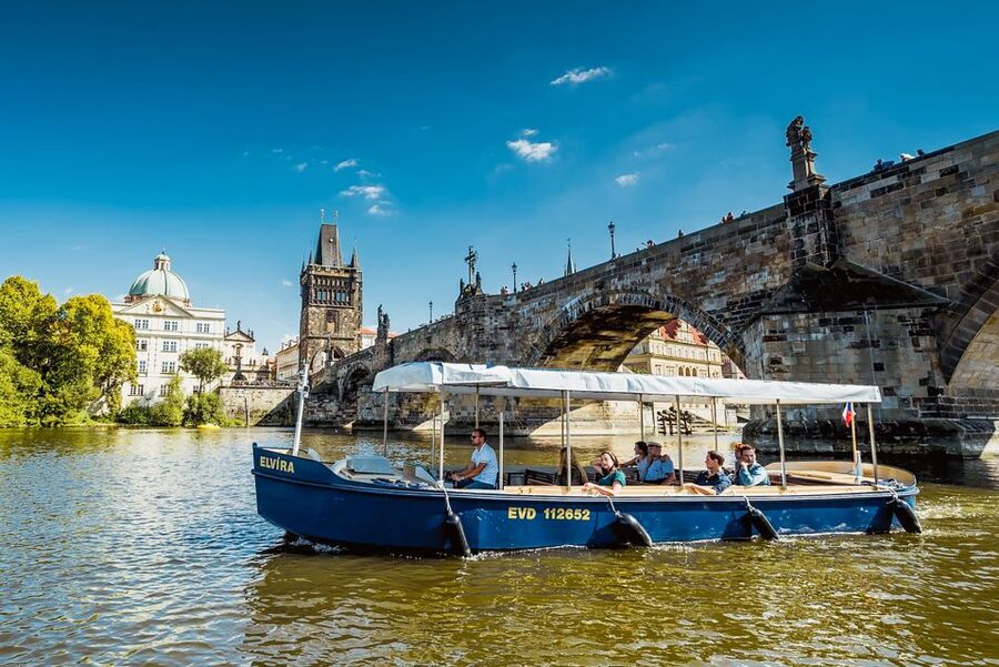 Prague: 45-Minute Sightseeing Cruise to Devil's Channel - 45 minutes on the Vltava: Prague Castle and Charles Bridge from water level