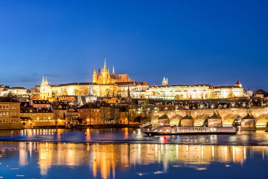 Prague: 50-Minute Sightseeing Evening Cruise - What You Hear: Headphones, 3-Language Audio, and Extra Guides