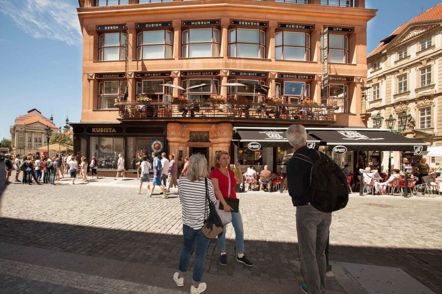 Prague: 6-Hour City Tour including Cruise and Lunch - Lunch break: traditional Czech food and a one-hour reset