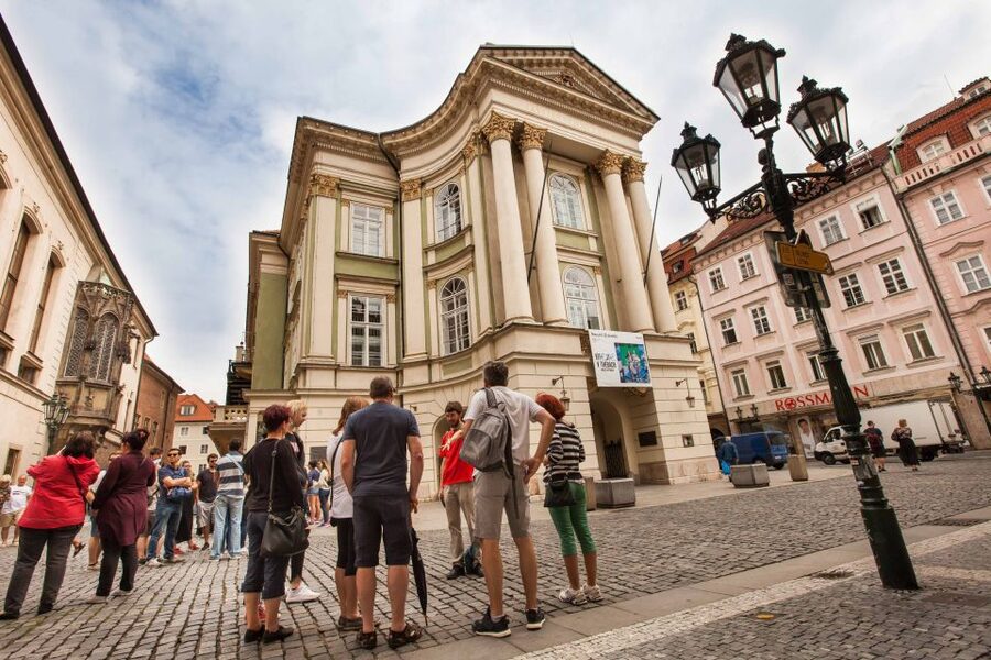 Prague: 6-Hour City Tour including Cruise and Lunch - Charles Bridge, Kampa, and the Lennon Wall in Lesser Town