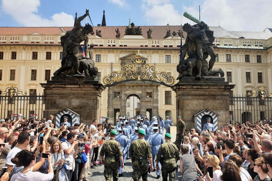 Prague: 6-Hour Tour with River Boat Cruise and Lunch - Prague Castle Complex on Foot: A Big Area, a Managed Route