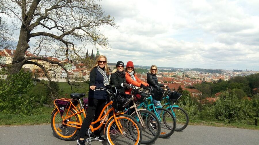 Prague: 7 Best Viewpoints of Prague E-Bike Tour - Prague Castle (15 minutes): a fast, guided taste, not a full visit