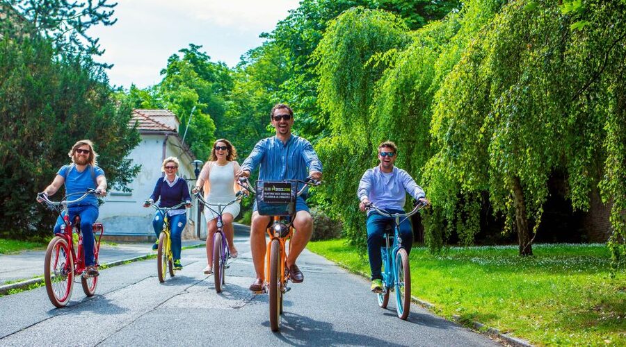 Prague: 7 Best Viewpoints of Prague E-Bike Tour - Letná Park (45 minutes): the panoramic break that changes your photos