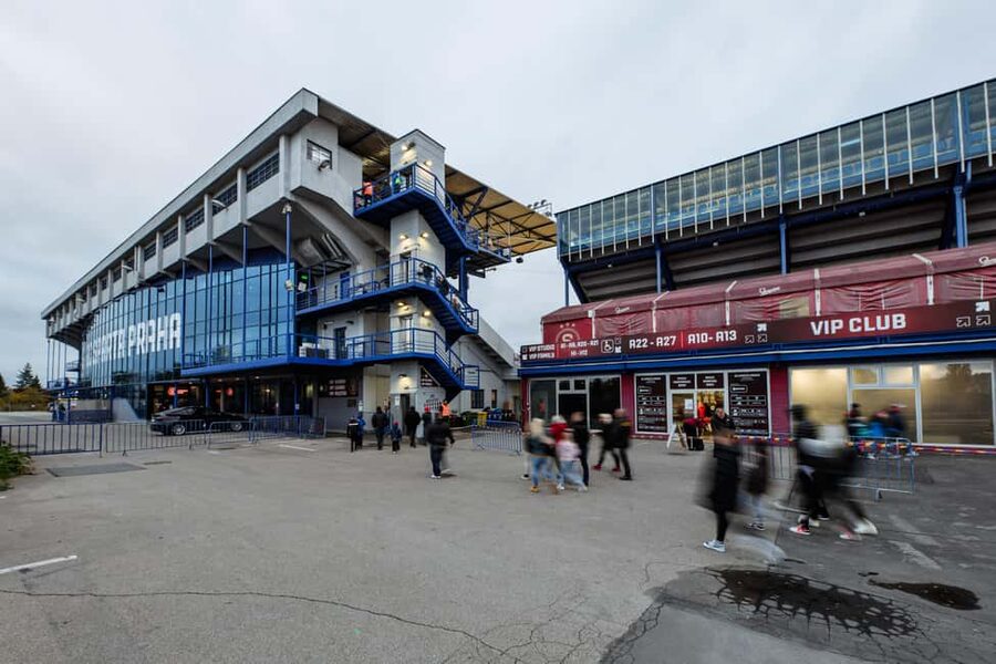 Prague: AC Sparta Praha Stadium Tour - Finding the VIP entrance from Milady Horákové street
