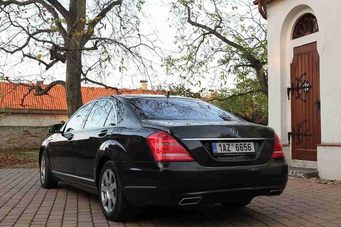 Prague airport luxury transfer by a Mercedes Benz S class - Waiting Time That Reduces Real-Life Stress