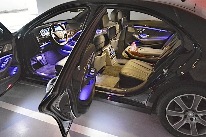 Prague airport luxury transfer by a Mercedes Benz S class - Tips to Make Your Prague Pickup Feel Effortless