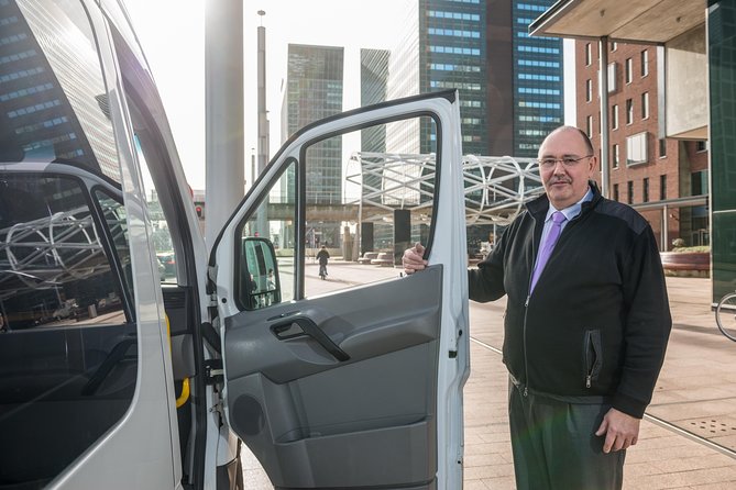 Prague Airport (PRG) Departure Transfer from Prague City - A Direct, Climate-Controlled Ride to PRG